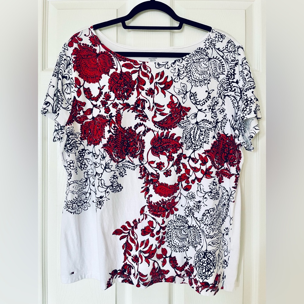 🌸 Tommy Hilfiger | Red & Navy Floral Paisley Short-Sleeve Top